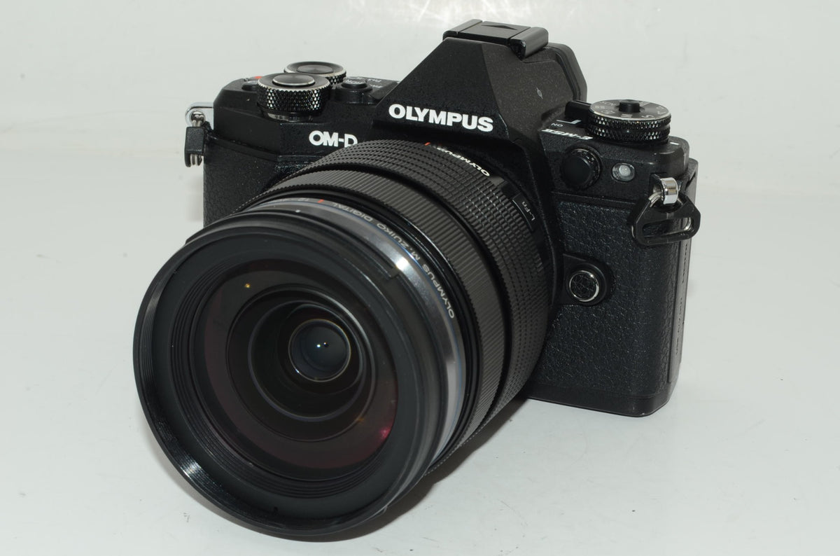 【外観並級】OLYMPUS ミラーレス一眼カメラ OM-D E-M5 MarkII 12-40mm F2.8 レンズキット ブラック E-M5 MarkII 12-40mm F2.8 PRO LK BLK