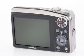 【外観特上級】FUJIFILM デジタルカメラ FinePix F50fd シルバー FX-F50FD