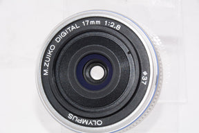 【外観特上級】OLYMPUS パンケーキレンズ M.ZUIKO DIGITAL 17mm F2.8 シルバー