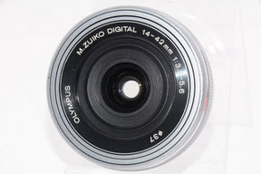 【外観特上級】OLYMPUS M.ZUIKO DIGITAL ED 14-42mm F3.5-5.6 EZ SLV