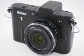 【外観並級】Nikon ミラーレス一眼カメラ Nikon 1  V1 薄型レンズキット ブラック