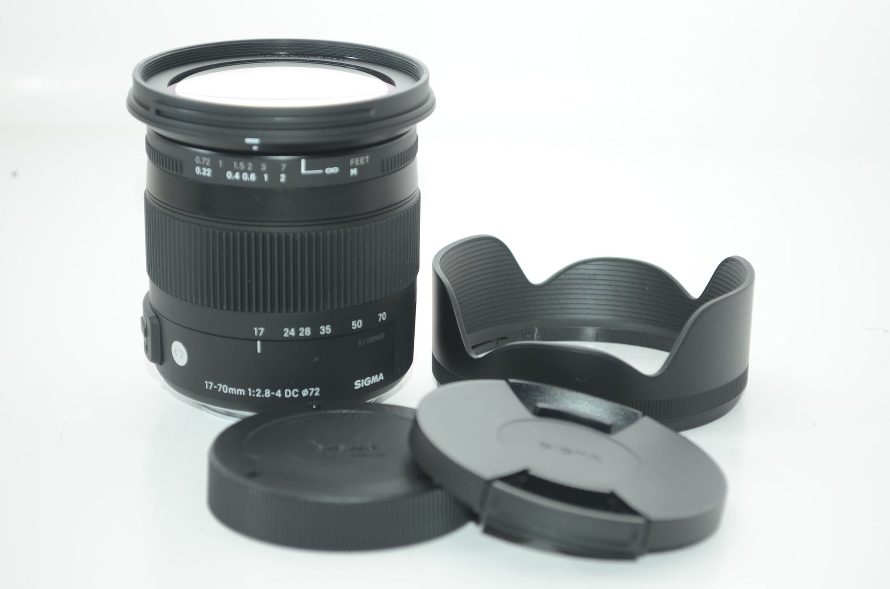 【外観特上級】SIGMA ズームレンズ Contemporary 17-70mm F2.8-4 DC MACRO OS HSM キヤノン用 APS-C専用 884543