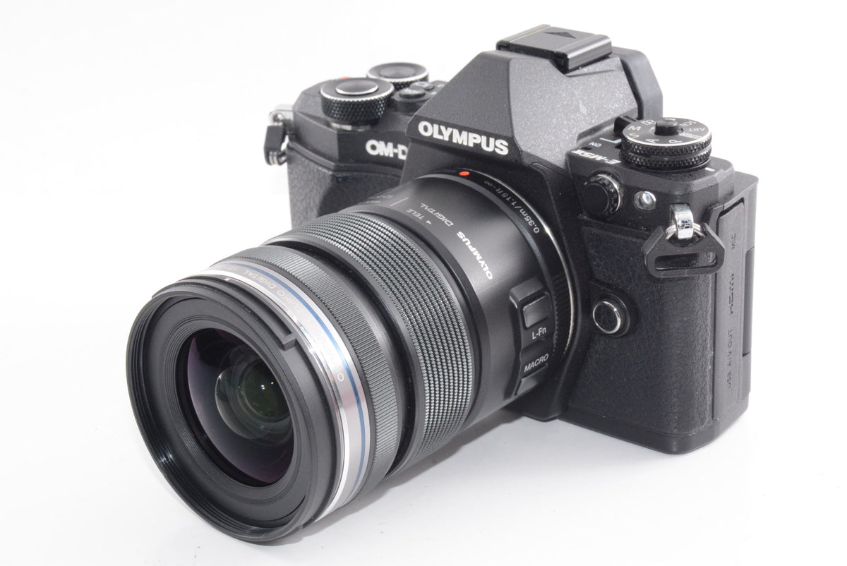 【外観特上級】OLYMPUS ミラーレス一眼 OM-D E-M5 MarkII 12-50mm EZレンズキットブラック E-M5 MarkII 12-50mm EZ LK BLK E-M5MarkII1250LKBLK