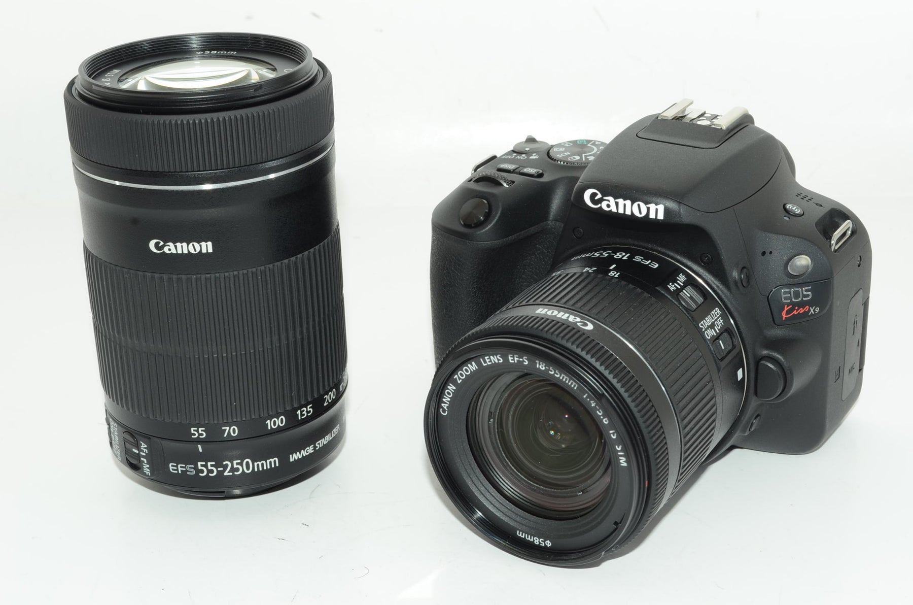 【外観特上級】Canon デジタル一眼レフカメラ「EOS Kiss X9」ダブルズームキット (ブラック) EOSKISSX9BK-WKIT