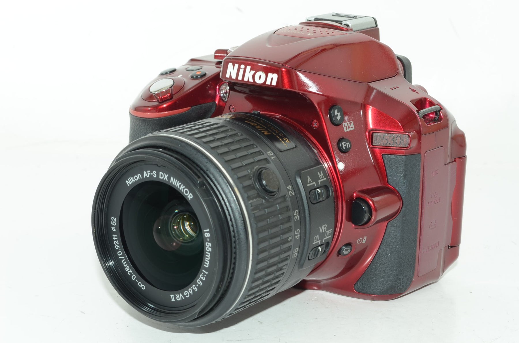 【外観並級】Nikon デジタル一眼レフカメラ D5300 18-55mm VR II レンズキット レッド D5300LK18-55VR2RD