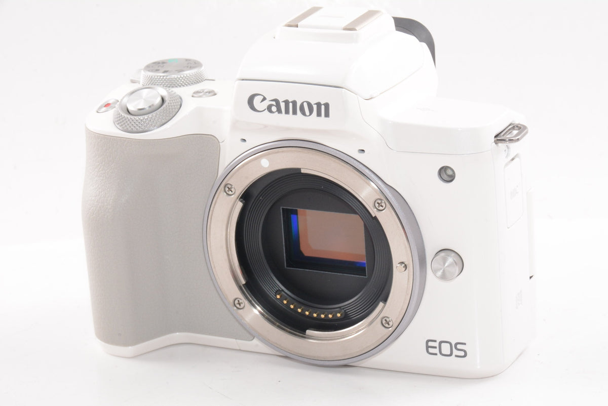 【外観特上級】Canon ミラーレス一眼カメラ EOS Kiss M ダブルレンズキット ホワイト