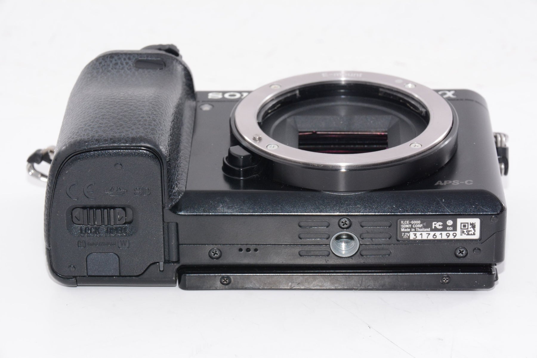 【外観並級】SONY ミラーレス一眼 α6000 ボディ ブラック ILCE-6000 B
