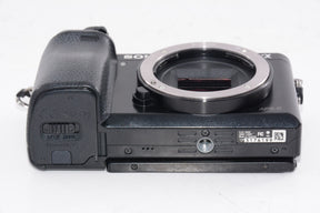 【外観並級】SONY ミラーレス一眼 α6000 ボディ ブラック ILCE-6000 B