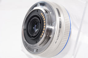 【外観並級】OLYMPUS パンケーキレンズ M.ZUIKO DIGITAL 17mm F2.8 シルバー