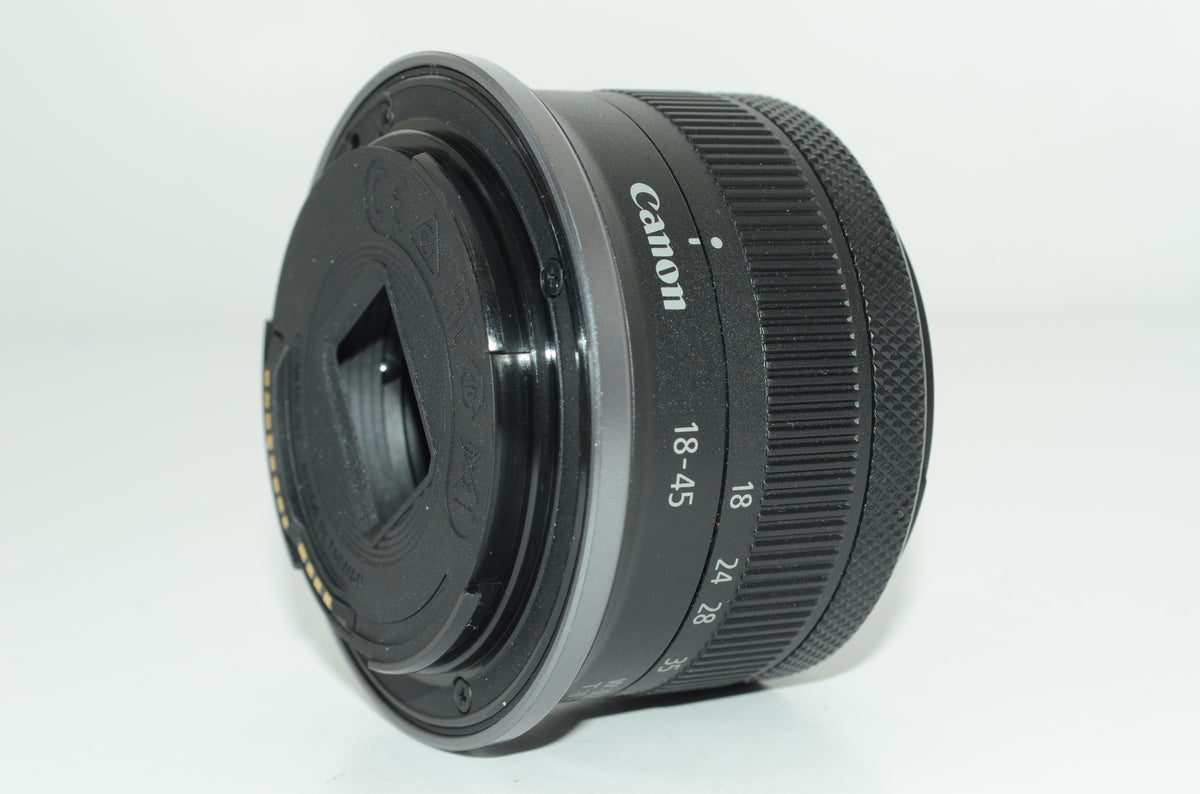 【外観特上級】Canon RF-S18-45mm F4.5-6.3レンズ。