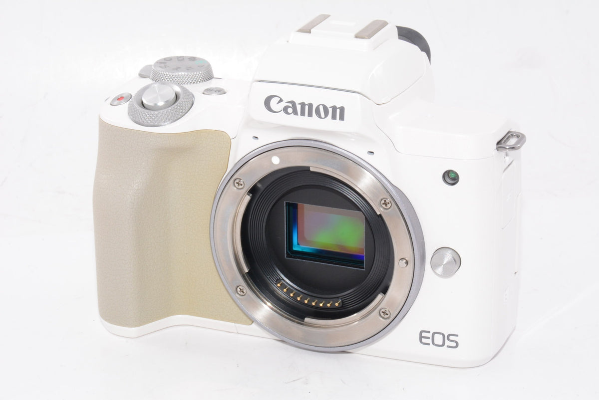 【外観並級】Canon ミラーレス一眼カメラ EOS Kiss M ダブルズームキット ホワイト EOSKISSMWH-WZK