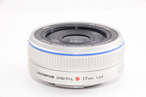 【外観特上級】OLYMPUS パンケーキレンズ M.ZUIKO DIGITAL 17mm F2.8 シルバー