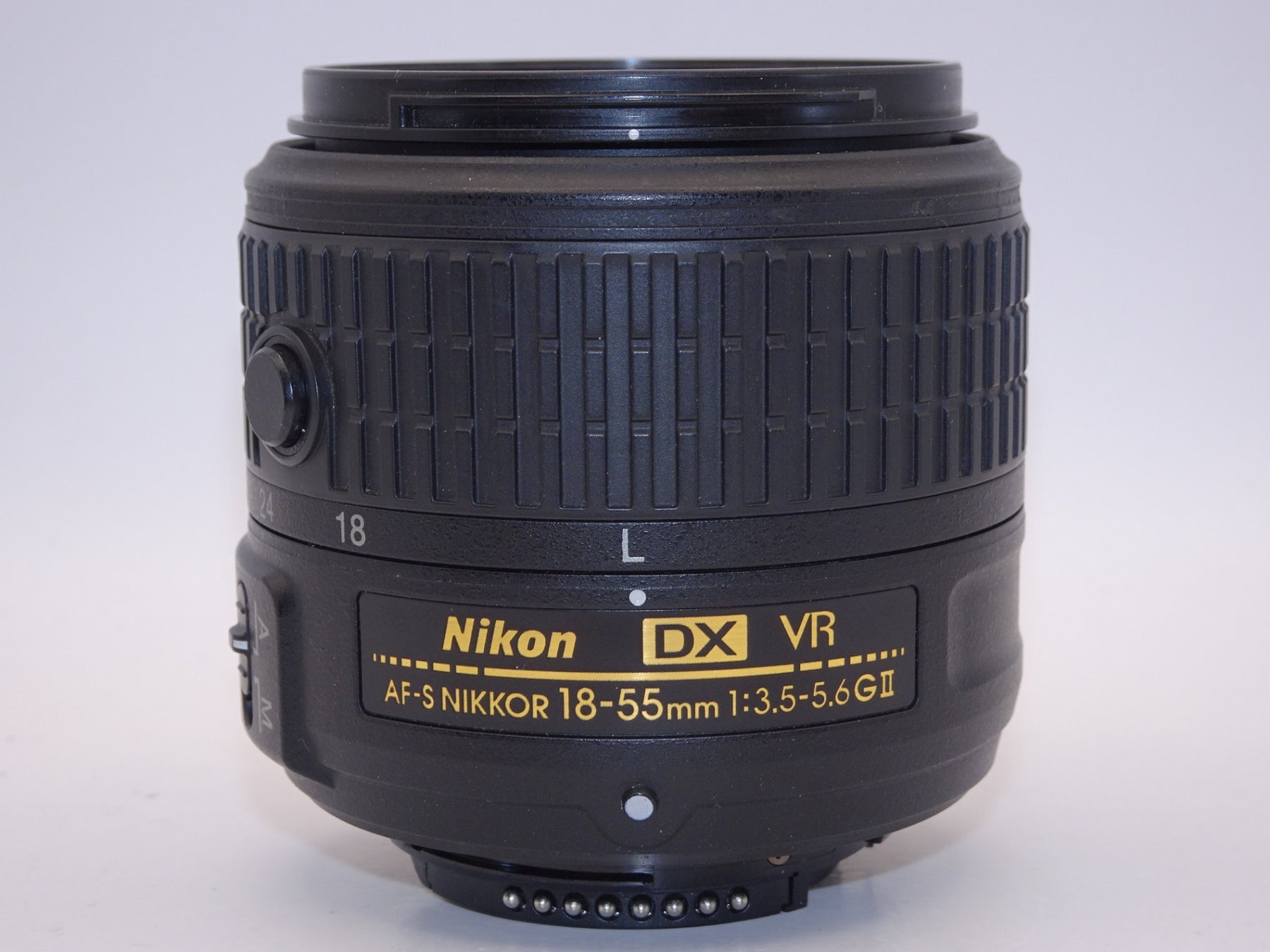 【外観特上級】Nikon 標準ズームレンズ AF-S DX NIKKOR 18-55mm f/3.5-5.6G VR II