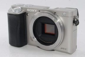 【外観並級】ソニー ミラーレス一眼 α6000 パワーズームレンズキット E PZ 16-50mm F3.5-5.6 OSS シルバー ILCE-6000L S