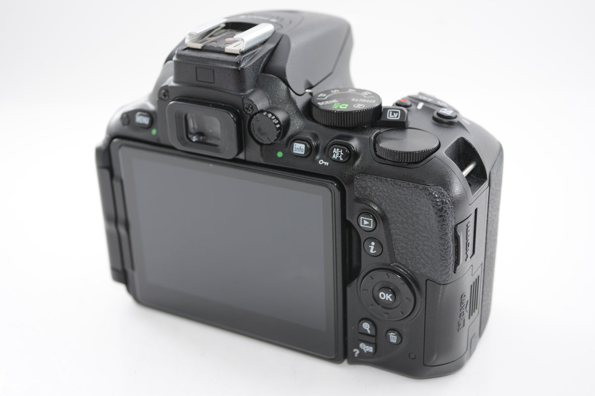 【外観特上級】Nikon デジタル一眼レフカメラ D5500 ボディー ブラック  D5500BK