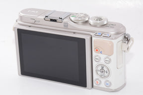 【外観特上級】OLYMPUS ミラーレス一眼カメラ PEN E-PL9 ボディー ホワイト