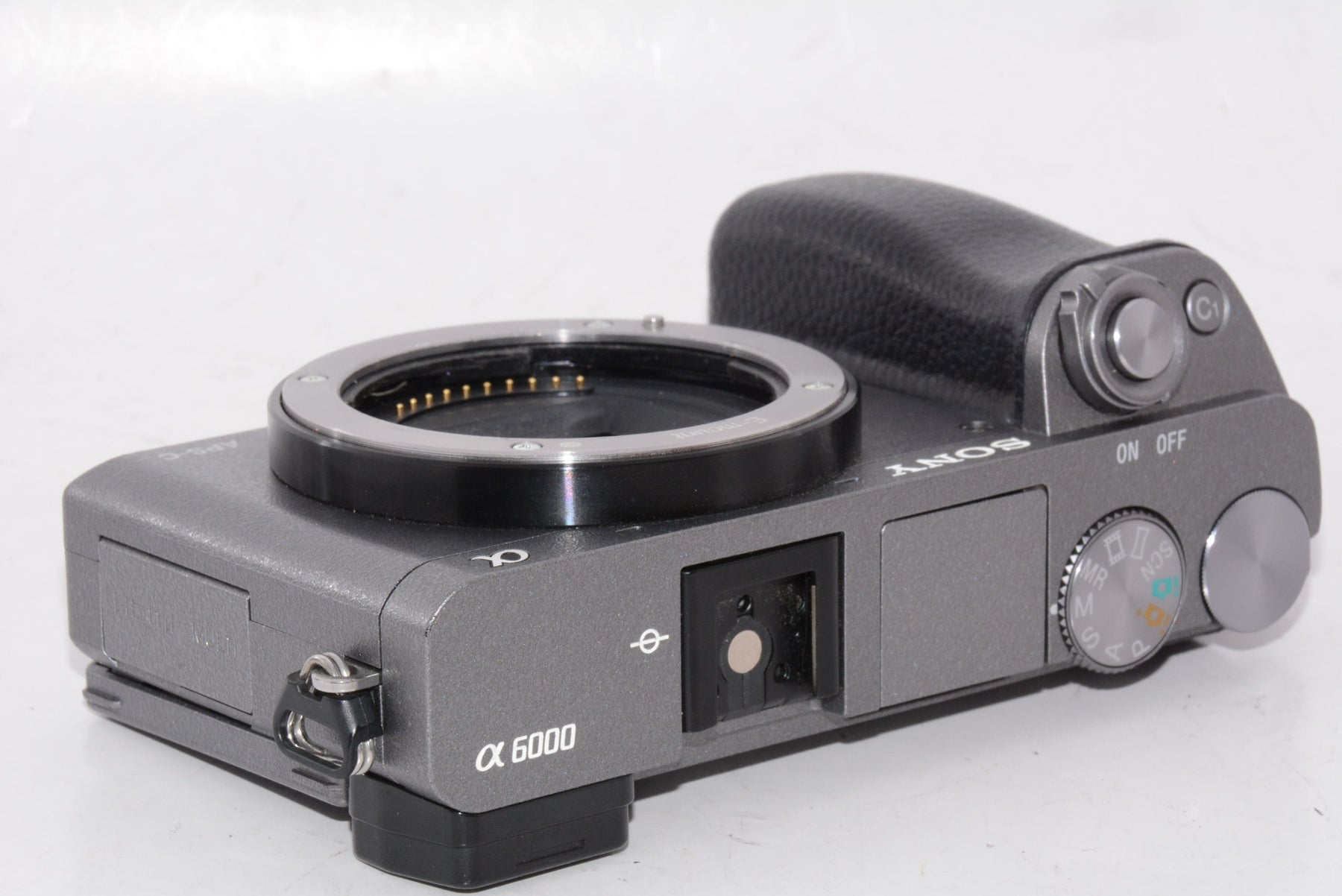 【外観特上級】ソニー ミラーレス一眼 α6000 ボディ グラファイトグレー ILCE-6000