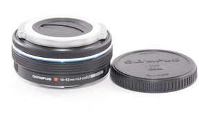 【外観特上級】OLYMPUS 電動式パンケーキズームレンズ M.ZUIKO DIGITAL ED 14-42mm F3.5-5.6 EZ BLK