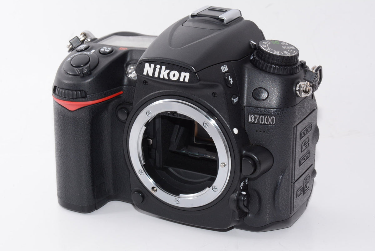 【外観特上級】Nikon デジタル一眼レフカメラ D7000 18-105VR キット D7000LK18-105