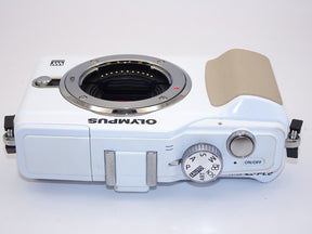 【外観特上級】OLYMPUS ミラーレス一眼 E-PL2 ボディ ホワイト