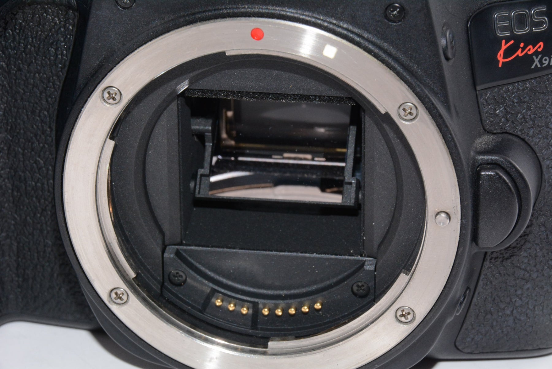 【外観並級】Canon デジタル一眼レフカメラ EOS Kiss X9i ボディー