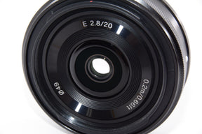 【外観特上級】ソニー SONY 単焦点レンズ E 20mm F2.8 ソニー Eマウント用 APS-C専用 SEL20F28