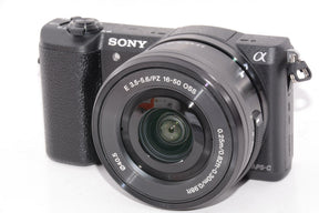 【ほぼ新品】ソニー SONY ミラーレス一眼 α5100 パワーズームレンズキット E PZ 16-50mm F3.5-5.6 OSS付属 ブラック ILCE-5100L-B