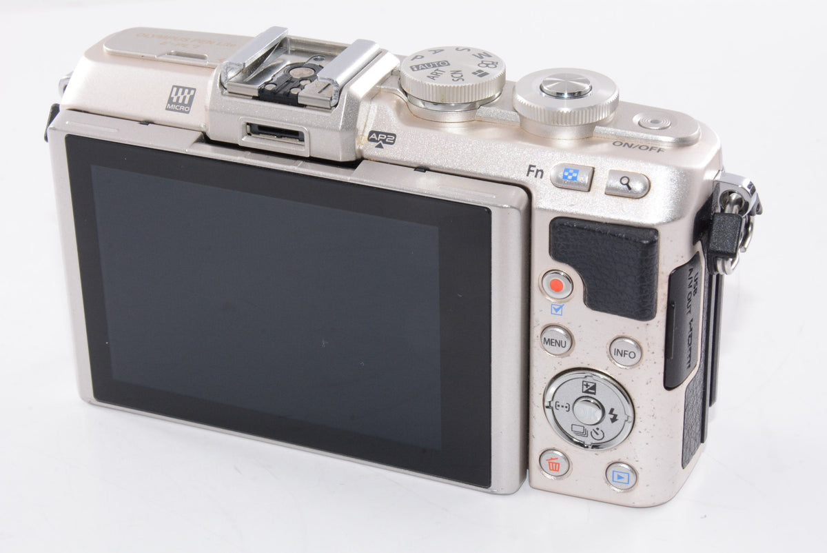 【外観並級】OLYMPUS PEN E-PL7 ボディ シルバー ミラーレス一眼 PEN E-PL7 BODY SLV