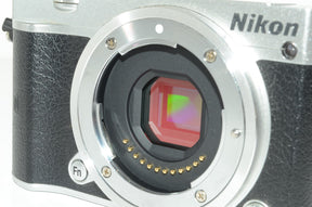 【外観特上級】Nikon ミラーレス一眼 Nikon1 J5 ボディ