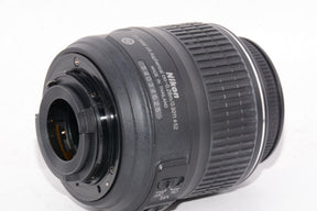 【外観並級】Nikon 標準ズームレンズ AF-S DX NIKKOR 18-55mm f3.5-5.6G VR