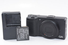 【外観並級】RICOH デジタルカメラ GR APS-CサイズCMOSセンサー ローパスフィルタレス 175740