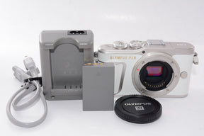 【外観特上級】OLYMPUS ミラーレス一眼カメラ PEN E-PL9 ボディー ホワイト
