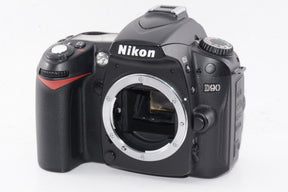 【外観並級】Nikon デジタル一眼レフカメラ D90 AF-S DX 18-105 VRレンズキット D90LK18-105