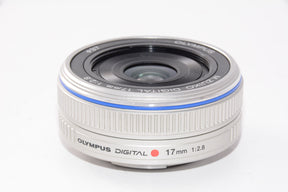 【外観特上級】OLYMPUS パンケーキレンズ M.ZUIKO DIGITAL 17mm F2.8 シルバー