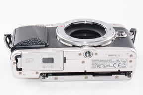 【外観並級】OLYMPUS PEN E-PL7 ボディ シルバー ミラーレス一眼 PEN E-PL7 BODY SLV