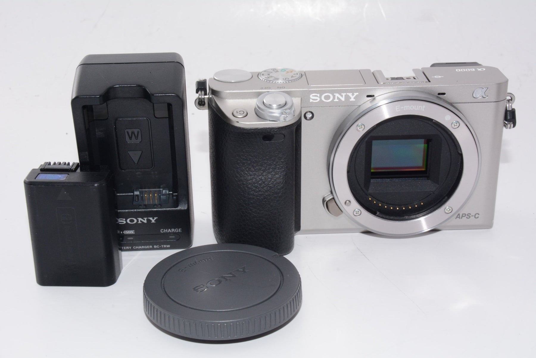 【外観特上級】SONY ミラーレス一眼 α6000 ボディ シルバー ILCE-6000 S