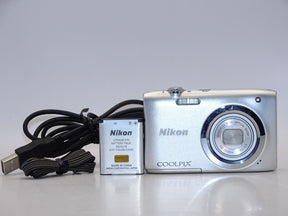 【外観並級】Nikon デジタルカメラ COOLPIX A100 シルバー