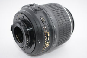 【外観並級】Nikon 標準ズームレンズ AF-S DX NIKKOR 18-55mm f3.5-5.6G VR