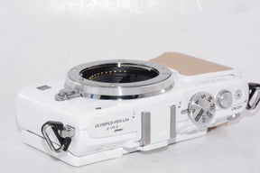 【外観特上級】OLYMPUS ミラーレス一眼 PEN Lite E-PL5 ボディ ホワイト