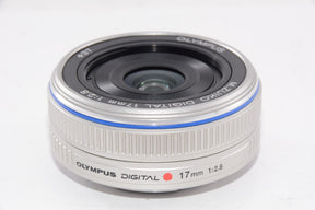 【外観並級】OLYMPUS パンケーキレンズ M.ZUIKO DIGITAL 17mm F2.8 シルバー