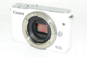 【外観特上級】Canon ミラーレス一眼カメラ EOS M10 レンズキット(ホワイト) EF-M15-45mm F3.5-6.3 IS STM 付属 EOSM10WH-1545ISSTMLK