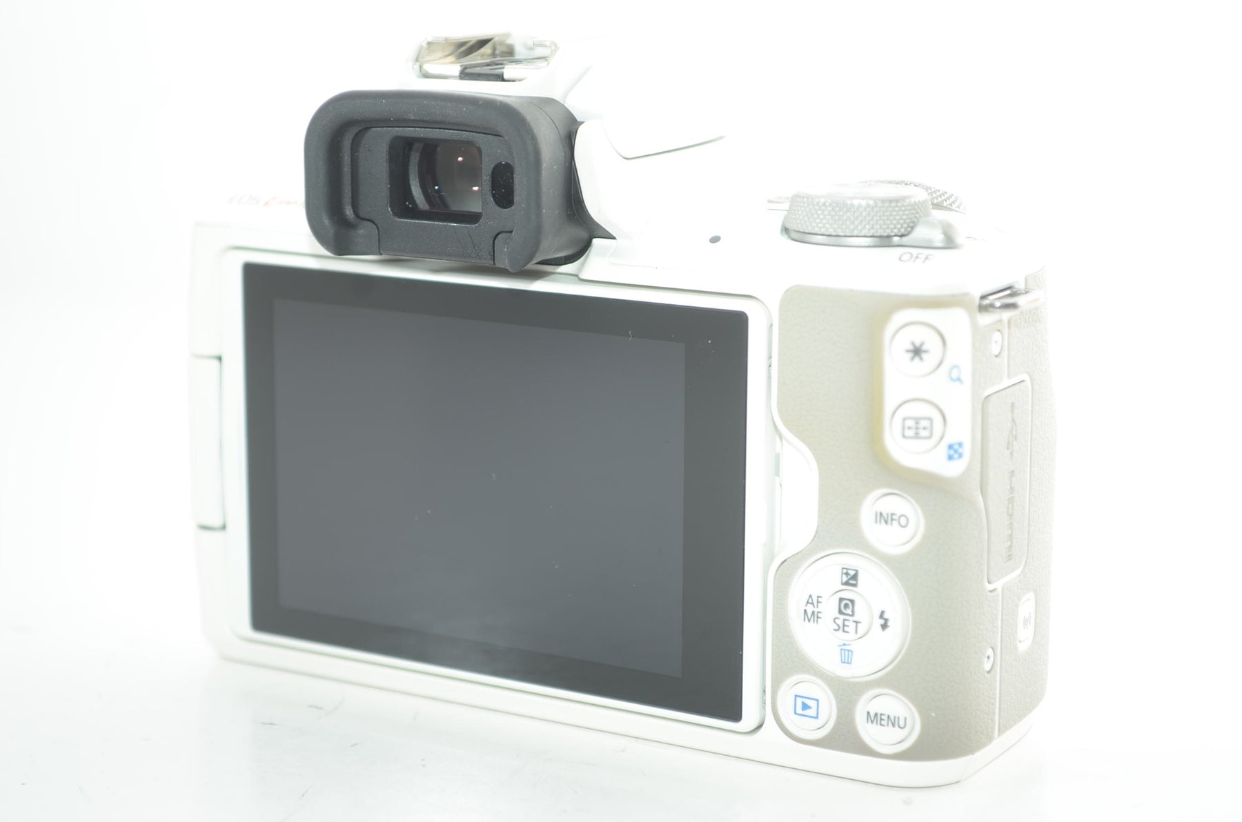 【外観並級】Canon ミラーレス一眼カメラ EOS Kiss M2 ボディー ホワイト KISSM2WH-BODY