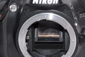 【外観並級】Nikon デジタル一眼レフカメラ D3200 ボディー ブラック D3200BK