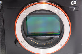 【外観特上級】ソニー SONY ミラーレス一眼 α7 ボディ ILCE-7