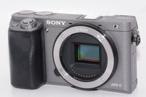 【外観特上級】ソニー ミラーレス一眼 α6000 ボディ グラファイトグレー ILCE-6000