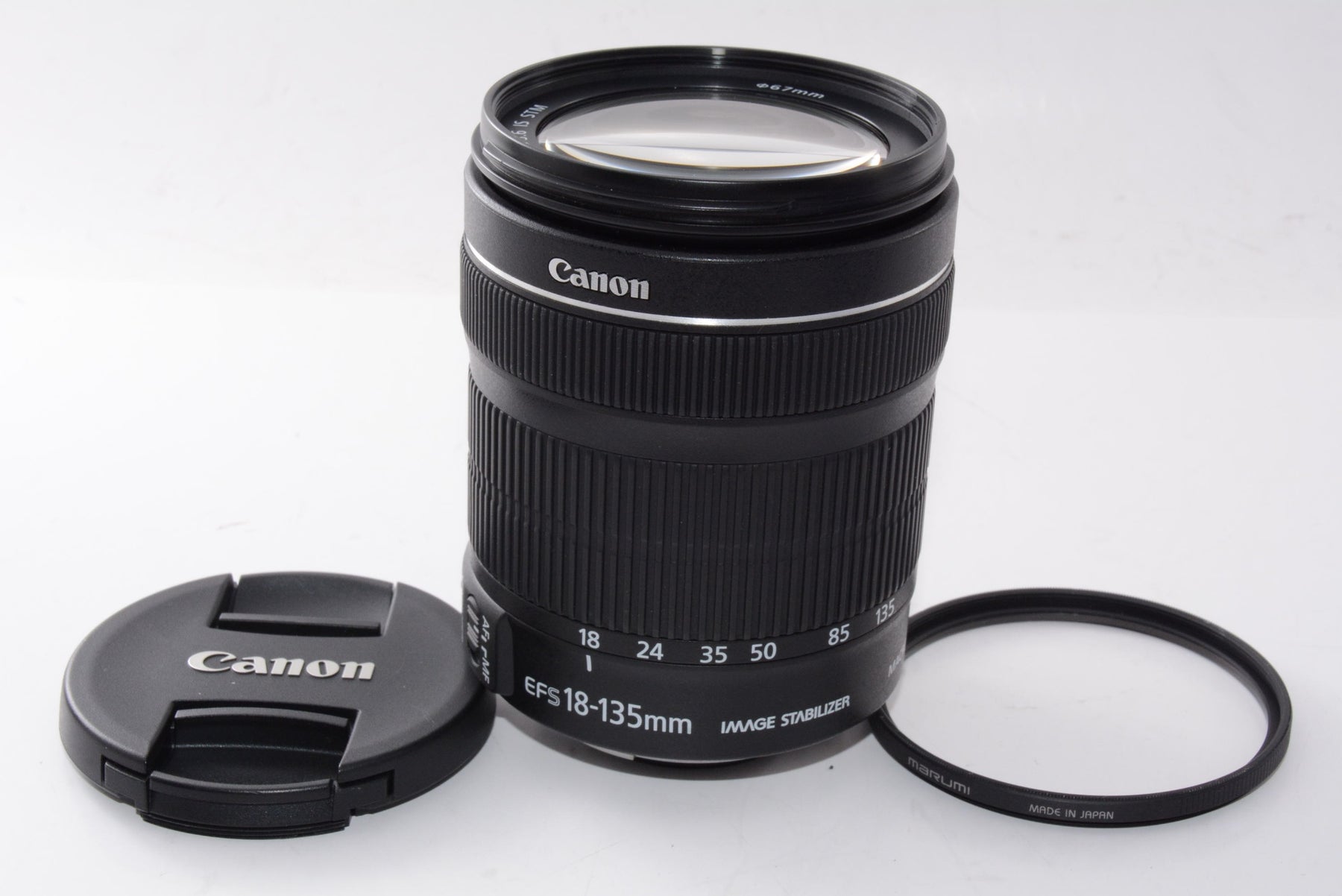 【外観特上級】Canon 標準ズームレンズ EF-S18-135mm F3.5-5.6 IS STM