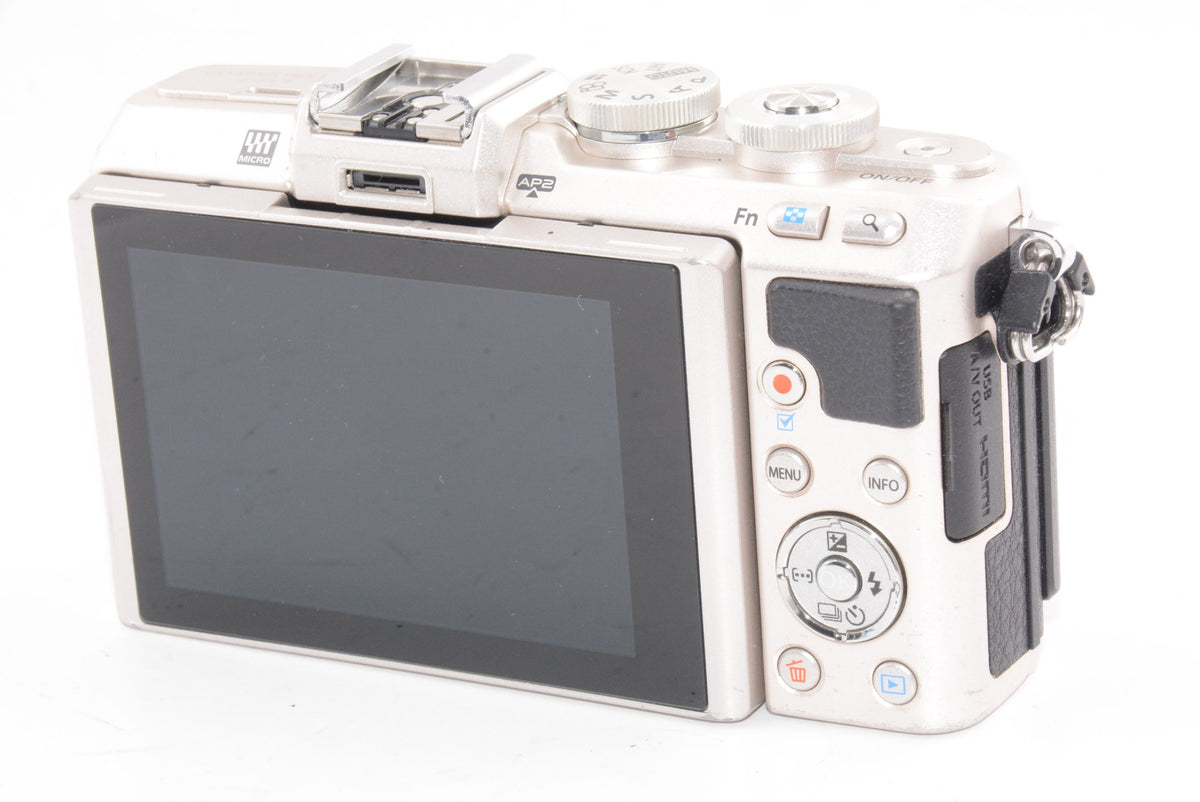 【外観並級】OLYMPUS PEN E-PL7 ボディ シルバー ミラーレス一眼 PEN E-PL7 BODY SLV