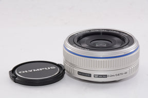 【外観特上級】OLYMPUS パンケーキレンズ M.ZUIKO DIGITAL 17mm F2.8 シルバー