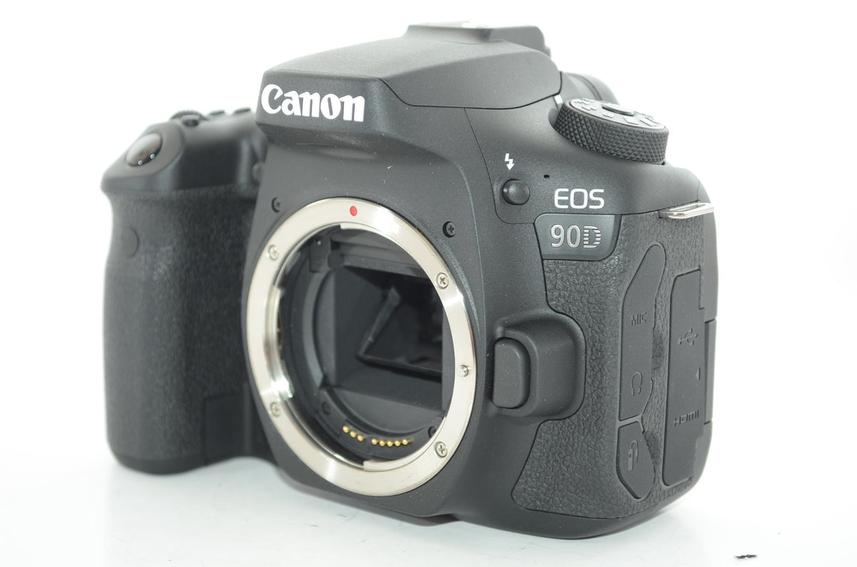 【外観特上級】Canon デジタル一眼レフカメラ EOS 90D EF-S18-135 IS USM レンズキット