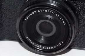 【ほぼ新品】富士フイルム(FUJIFILM) デジタルカメラ X100Ⅵ ブラック X100Ⅵ-B